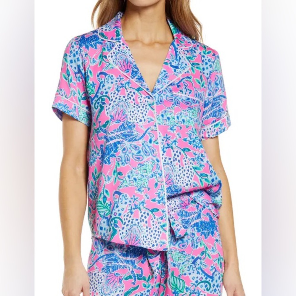 New Lilly Pulitzer Untamed Hearts Plumeria Pink Woven SS Button-Up PJ Top